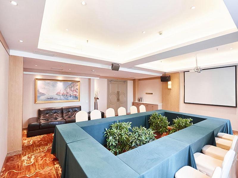Vienna Hotel Nanyang People Road Luaran gambar